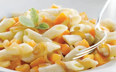 Penne aux oignons caramélisés, à la courge Sweet dumpling et à la sauge